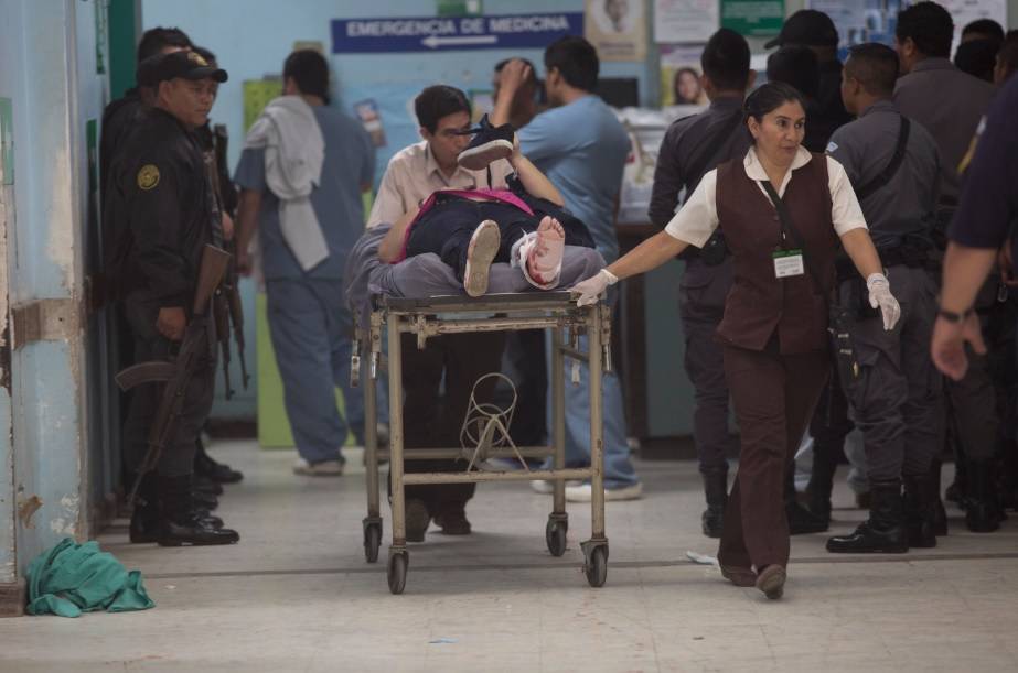 Siete muertos y 12 heridos en ataque a hospital para rescatar pandillero en Guatemala