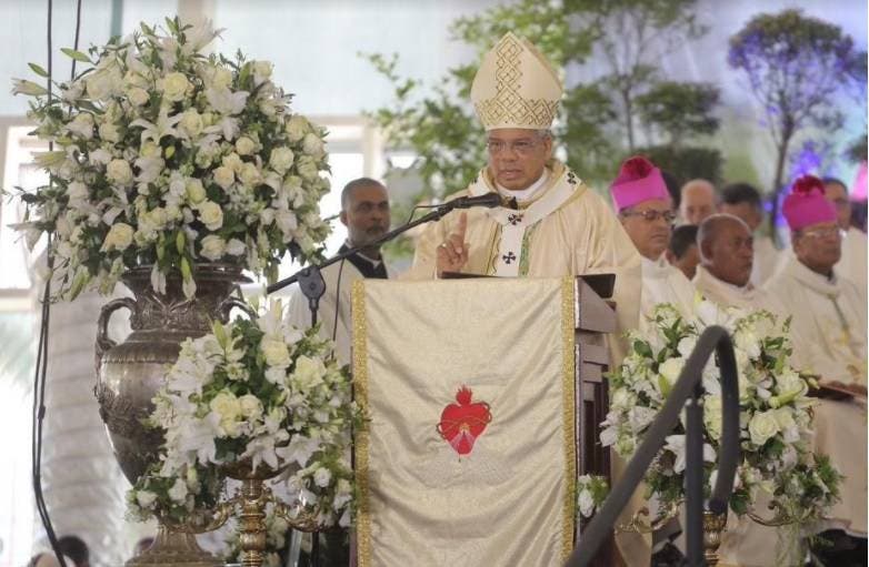 Arzobispo Francisco Ozoria admite Iglesia católica tiene debilidades que lamentar