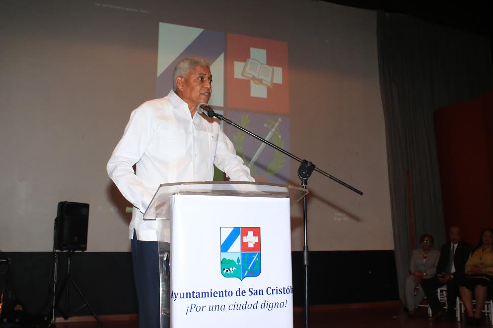 Alcalde san Cristóbal rinde cuentas; dice encontró deuda ascendente a RD$ 1,125 MM