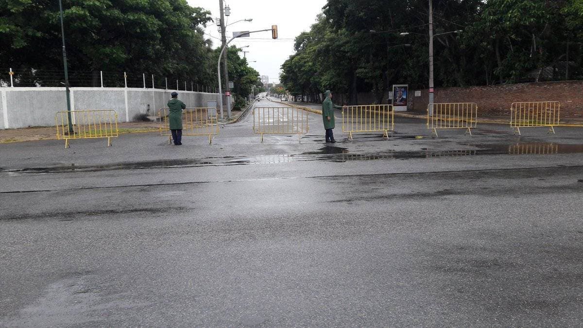 Suspendido el tránsito en el Malecón de Santo Domingo