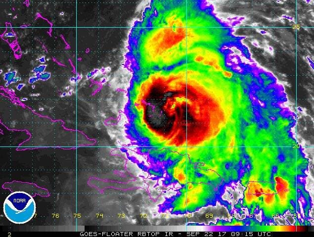 Con un lento desplazamiento huracán María se aleja del territorio dominicano