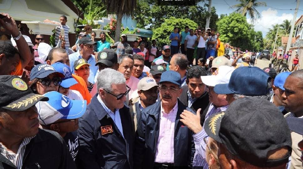 Presidente visita comunidades afectadas por lluvias en Montecristi y Duarte
