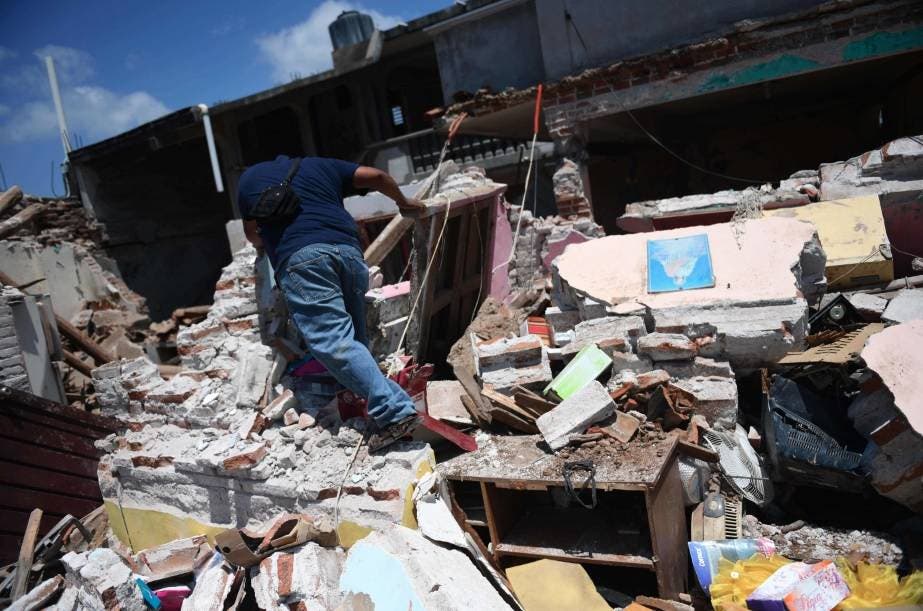 Muertos por sismo aumentan a 65 en México