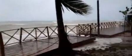 Video: fuertes ráfagas de viento en Punta Cana, Samaná, Miches y La Romana