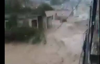 Video: varios ríos de Puerto Rico se desbordan a causa de María