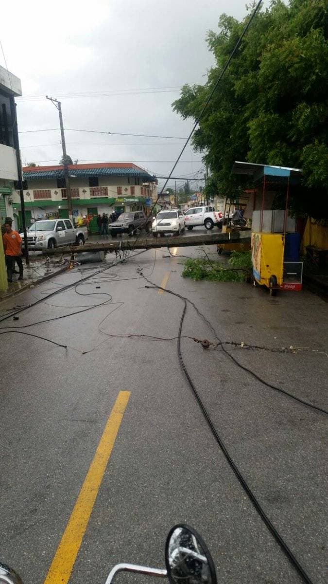 Sectores de varías provincias del país sin electricidad por efectos de huracán María