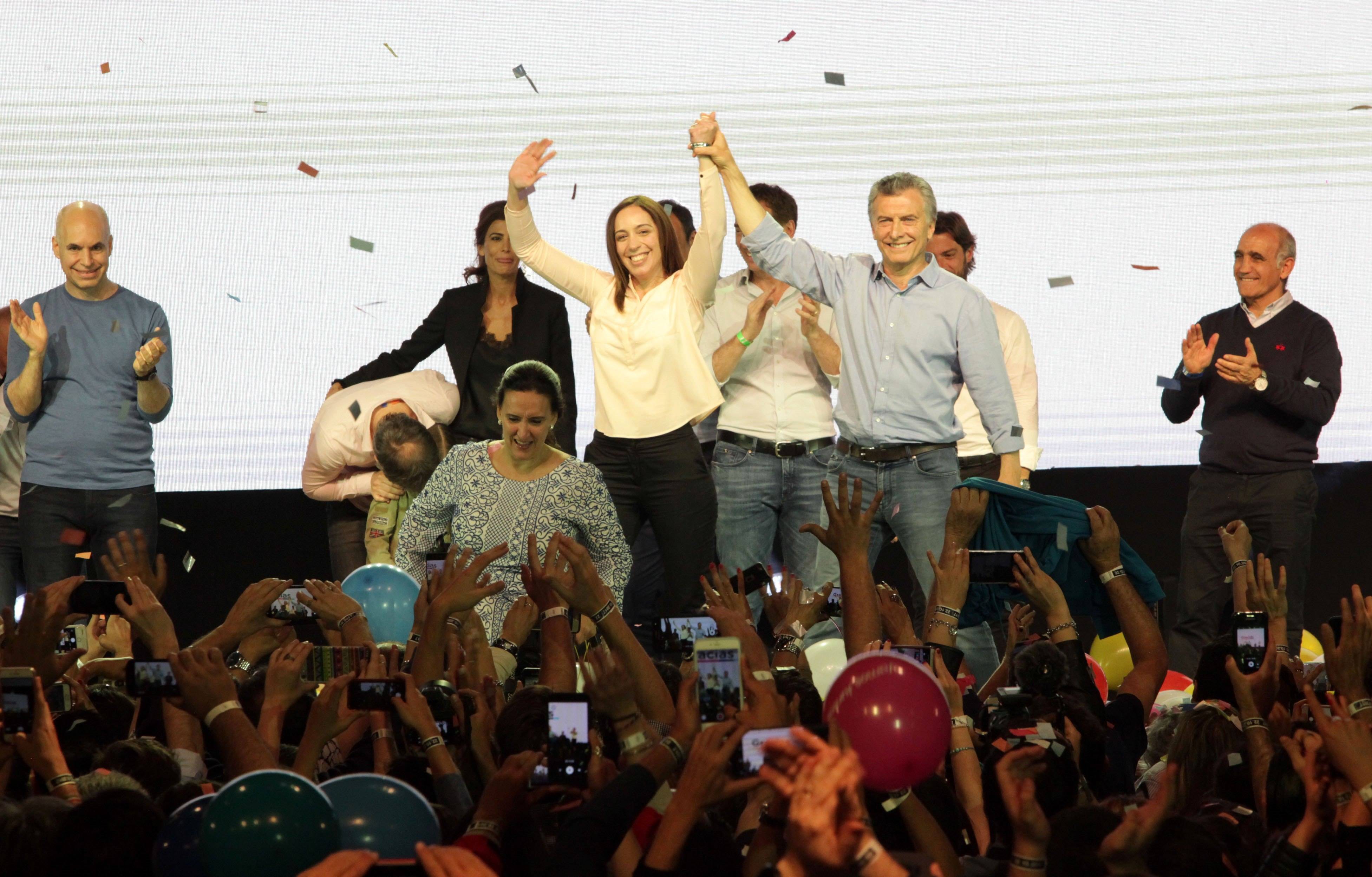 Macri amplía su poder en el Congreso; Cristina Fernández asegura escaño en el Senado