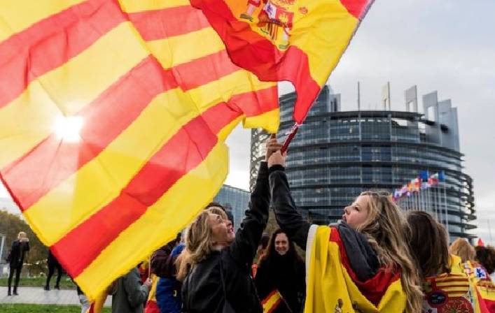 Menguan las esperanzas de una salida negociada a la crisis en Cataluña