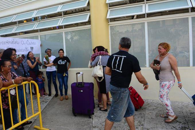 Continúan llegando dominicanos de diferentes islas azotadas por Irma y María