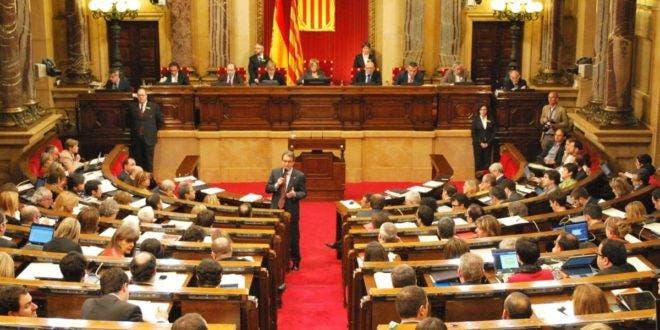 La Justicia española suspende la declaración de independencia de Cataluña