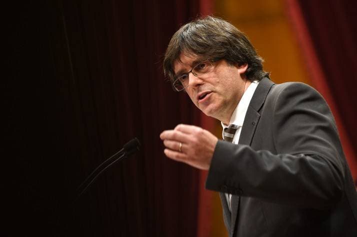 Puigdemont llama a oponerse democráticamente a la intervención del gobierno