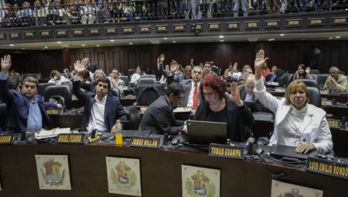 Parlamento venezolano no acepta resultados de elecciones regionales