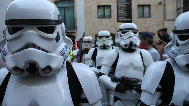 Star Wars hace crecer la expectación con nuevas y tensas imágenes