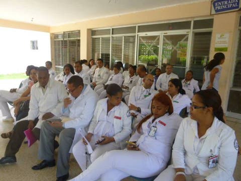 Se cumple paro de 72 horas en hospitales de San Pedro de Macorís