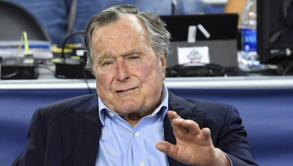 El expresidente George H.W. Bush se recupera tras hospitalización