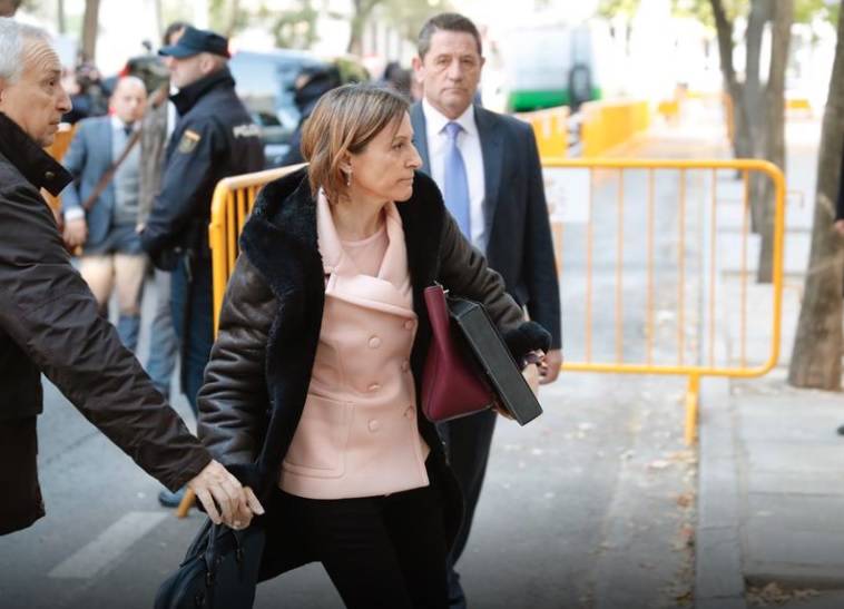 Supremo fija fianza a presidenta Parlamento catalán para eludir cárcel