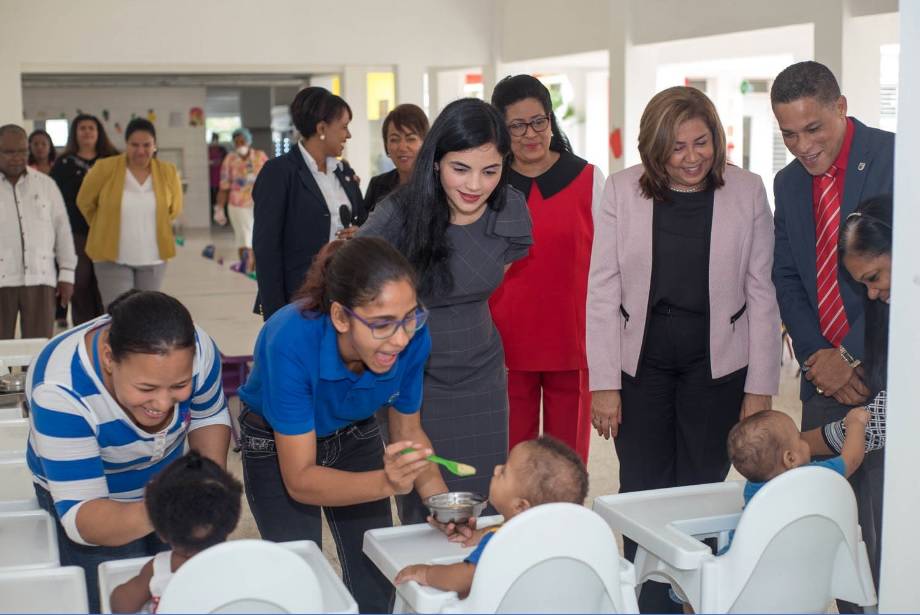 Cristina Lizardo destaca calidad reciben niños en centros INAIPI