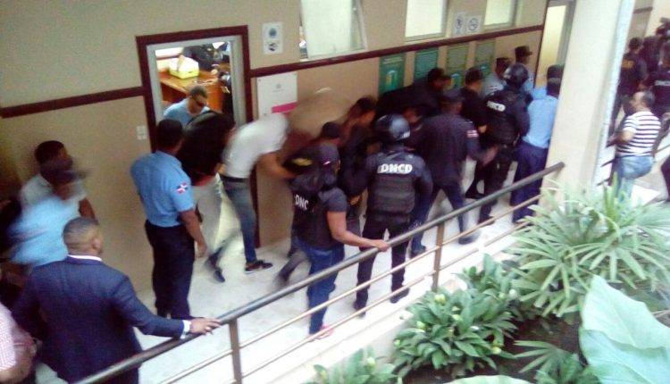 Dictan prisión preventiva contra  agentes de la DNCD acusados de traficar con drogas en San Juan de la Maguana