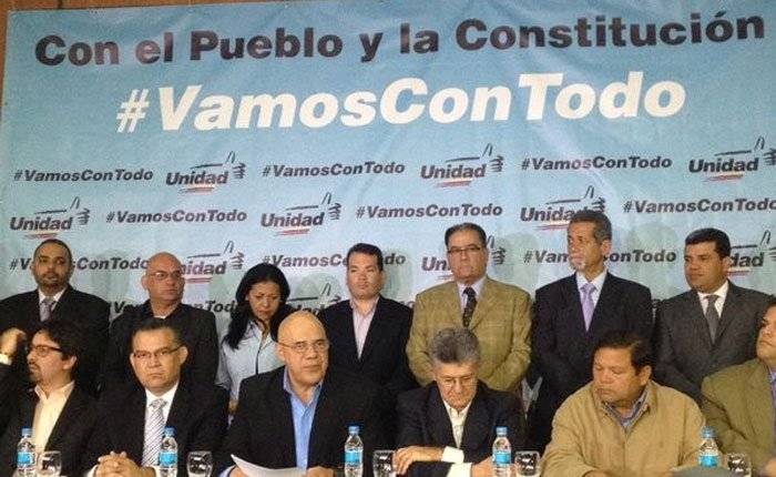 Oposición venezolana forma grupo asesor para negociaciones en Dominicana