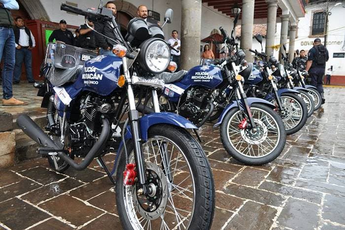 CODOCAFE y IICA entregan motocicletas y herramientas a técnicos de la institución