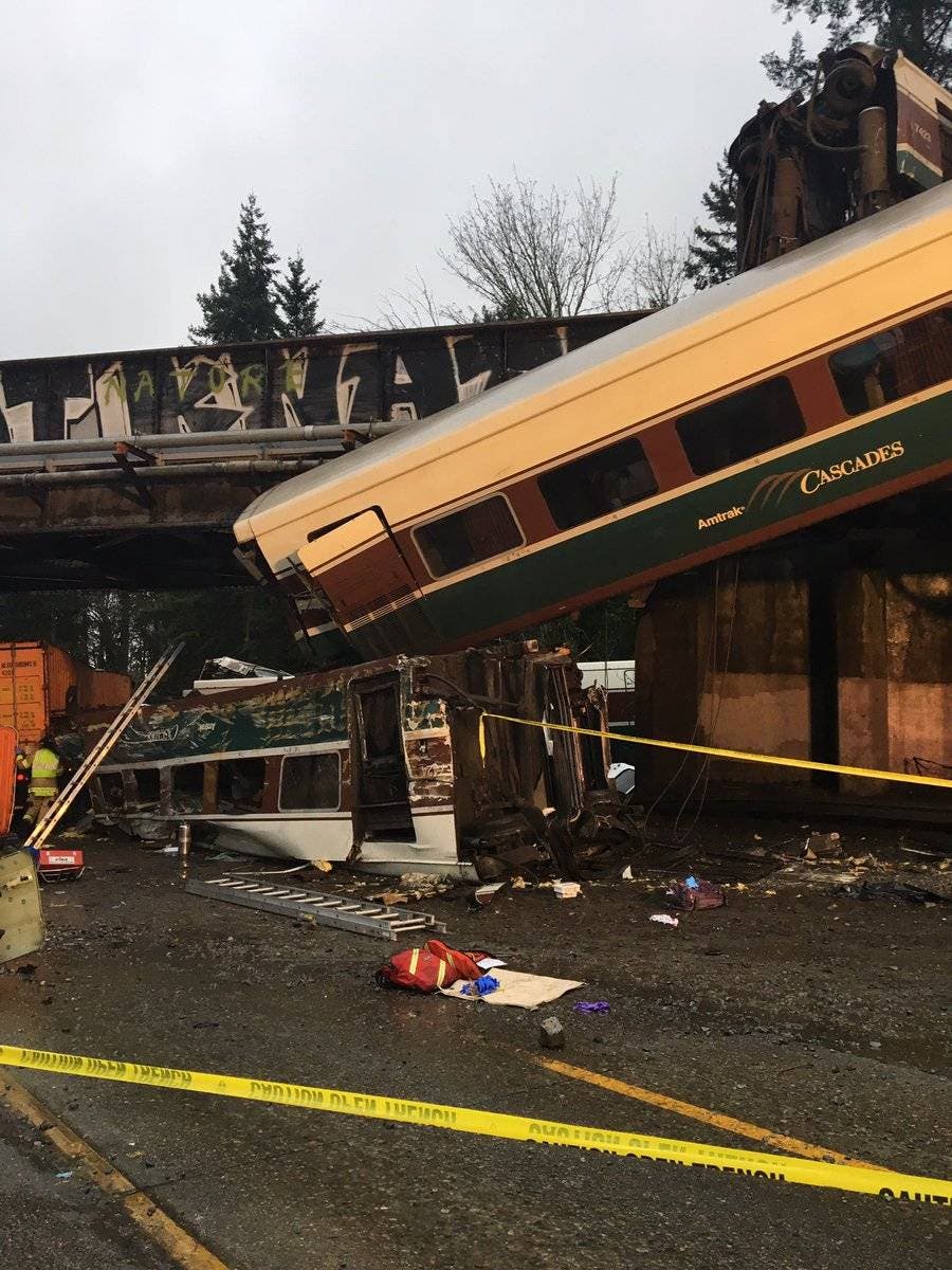 “Múltiples heridos y víctimas mortales” en un accidente de tren en EEUU
