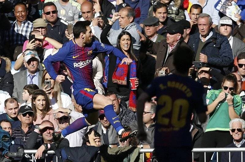 Barcelona gana al Madrid con goles de Suárez y Messi