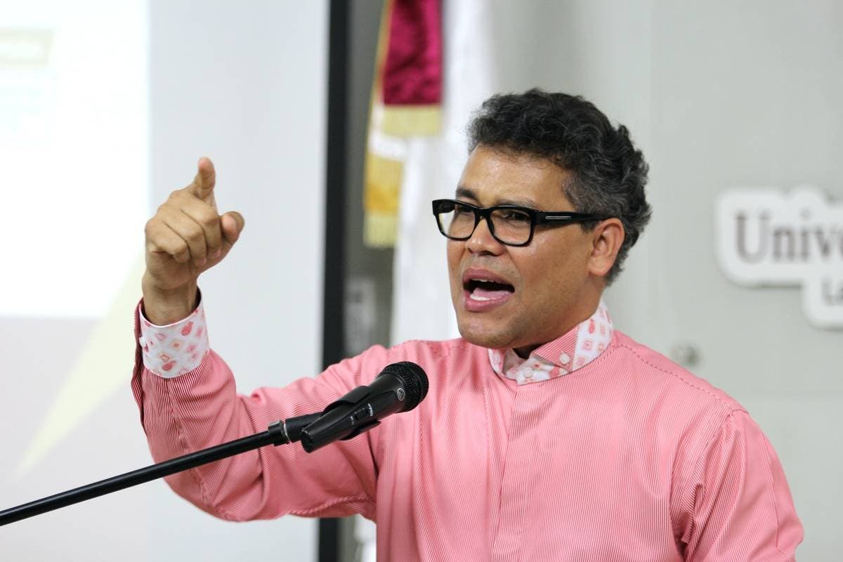 Carlos Peña pide cárcel para quienes hicieron fraude con tierras Bahía de las Águilas