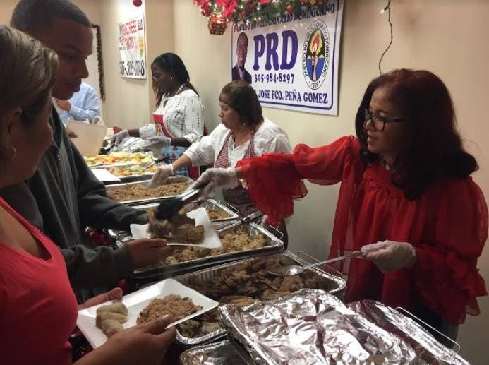 PRM ofrece cena navideña familias dominicanas en Miami