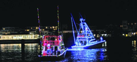 Cap Cana enciende la Navidad con desfile de lanchas decoradas
