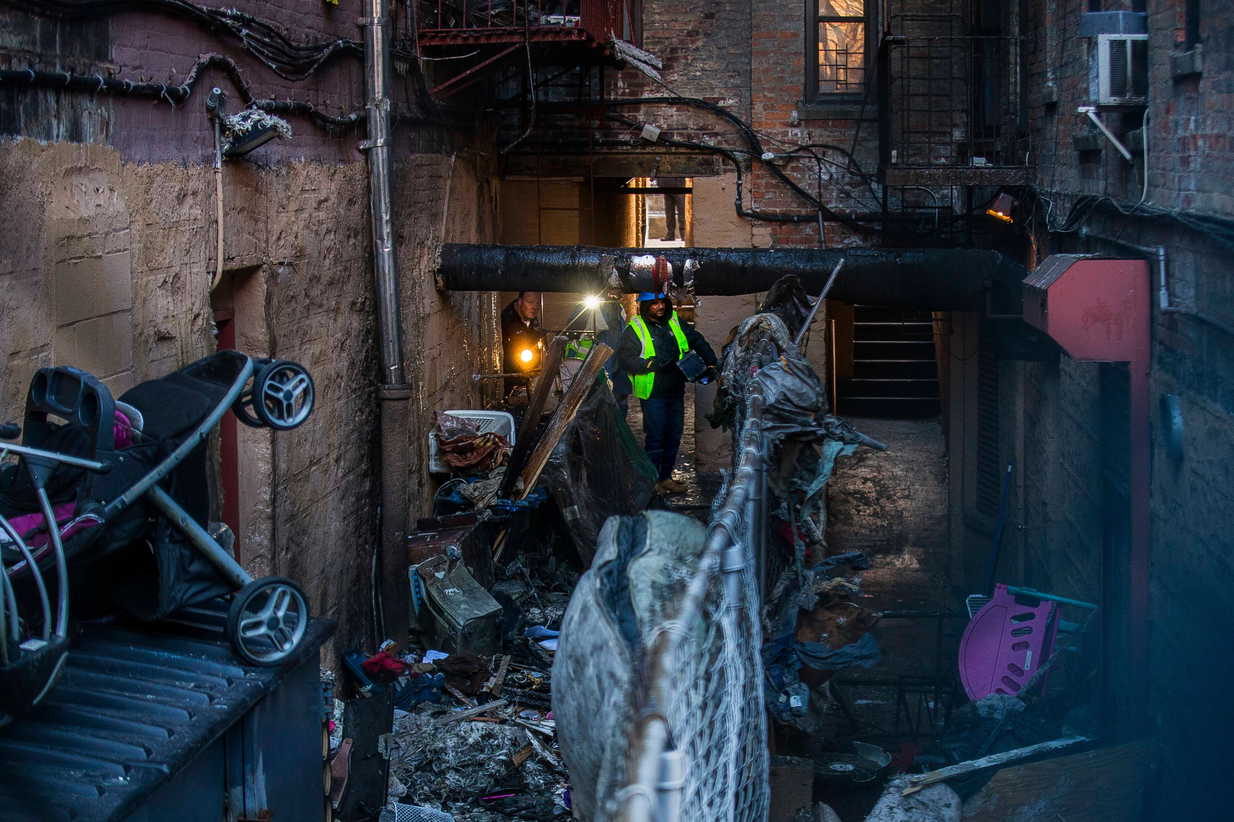 Vea en Fotos: Impactantes escenas del incendio del Bronx, Nueva York