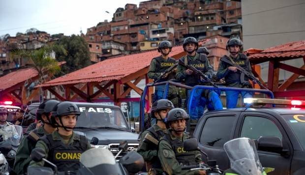 Un guardia mata una mujer embarazada durante reparto de jamones en Venezuela