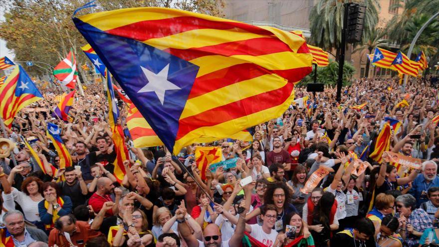 Sondeo apunta liberales ganan en Cataluña pero secesionistas rozan mayoría