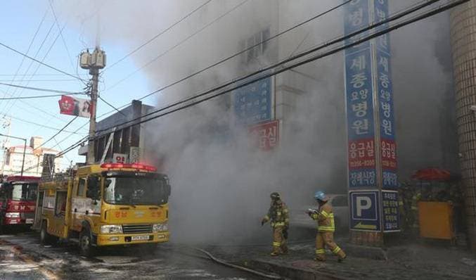 Mueren 37 personas tras incendio en hospital de Surcorea