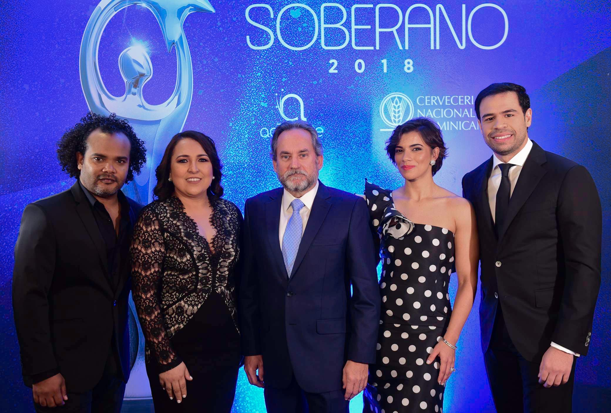 Nashla Bogaert y Roberto Ángel presentarán Premios Soberano 2018
