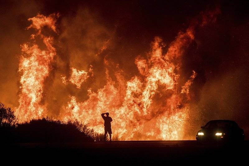Donald Trump declara «zona de grave desastre» por incendio de California que mató dos personas y destruyó más de mil edificios