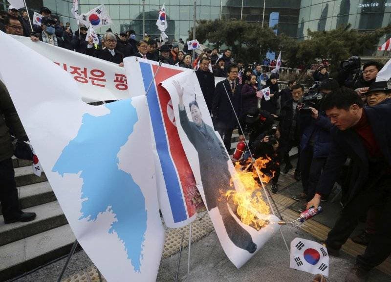 Activistas queman foto de Kim en Corea del Sur