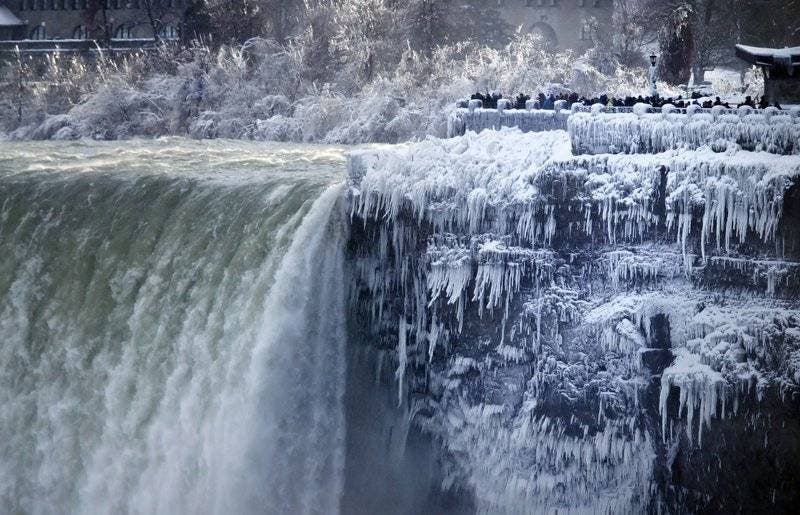 Fotos: El frío crea un paraíso invernal en cataratas del Niágara