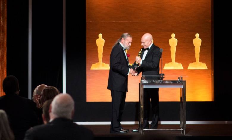 Academia entrega Óscar técnico a Jonathan Erland, mago visual de “Star Wars»