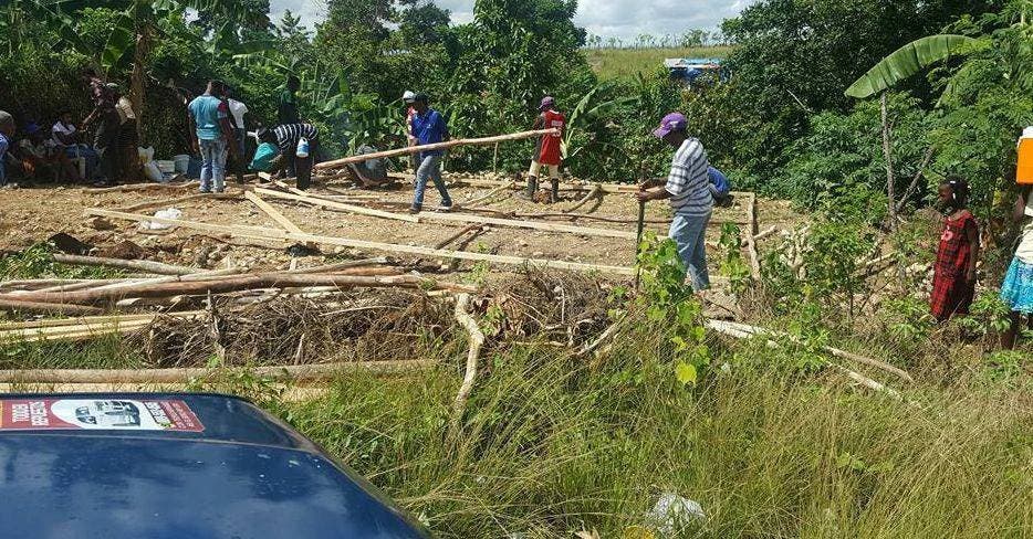 Haitianos usan terrenos que alegan son del Estado para hacer sus casas en El Seibo