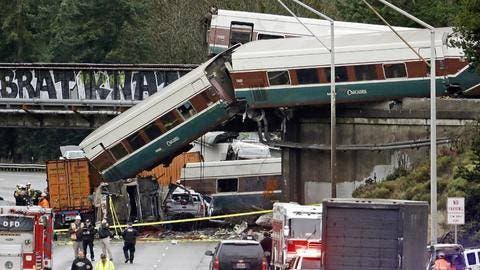 Al menos 2 muertos y 70 heridos en choque de trenes en Carolina del Sur