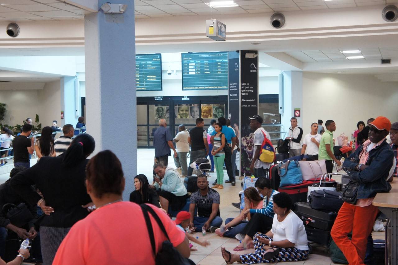 AILA vuelve a la normalidad tras tensión por pasajeros de Pawa varados
