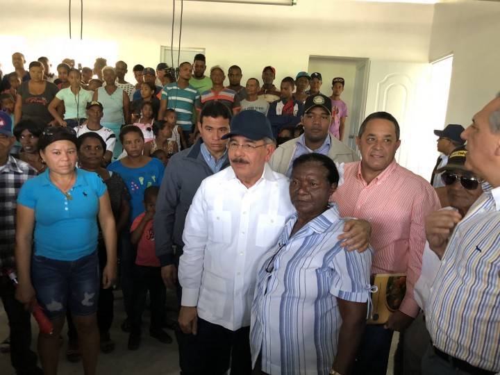 Danilo Medina da seguimiento a las iniciativas surgidas de la Visitas Sorpresas