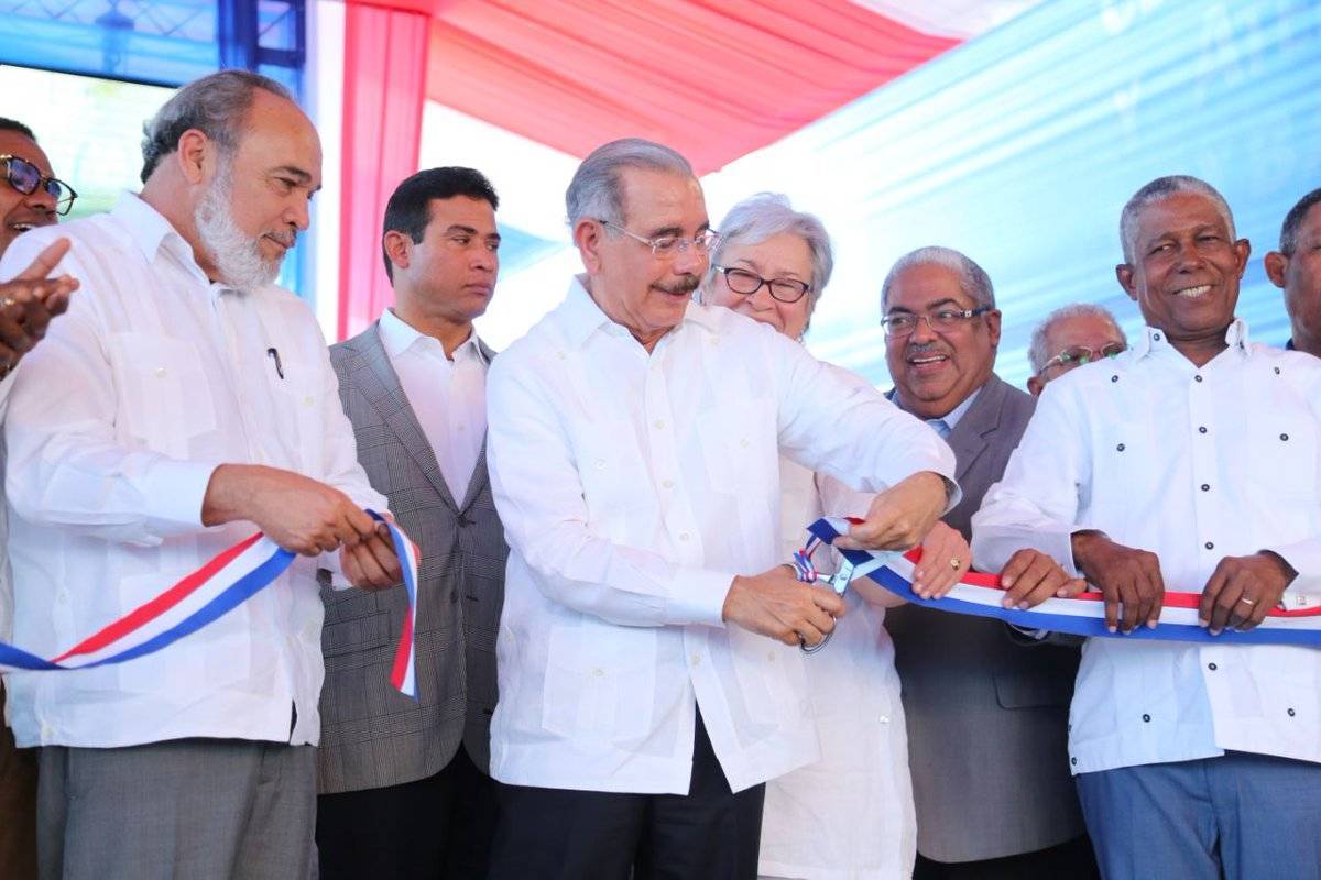 Vea en fotos el nuevo centro clínico de Neiba inaugurado por Danilo Medina