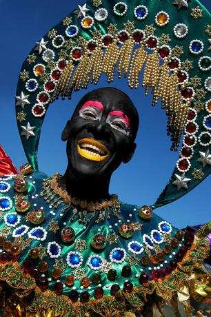 Cheddy García y Juampa serán coronados mañana reyes del Desfile Nacional de Carnaval 2018
