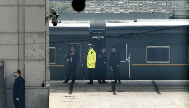 Llegada de tren a Beijing aviva rumor sobre visita de Kim