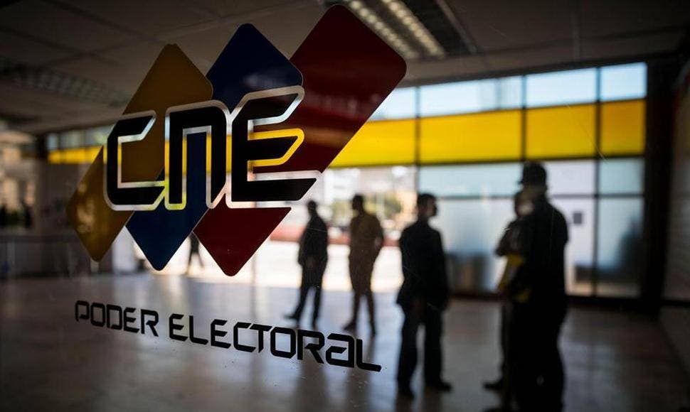 Postergan para segunda quincena de mayo las elecciones de Venezuela