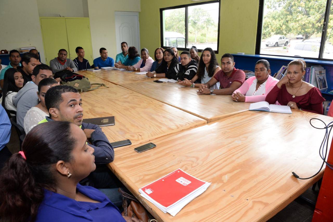 Comienzan a desarrollar en Villa Tapia proyecto de capacitación docente