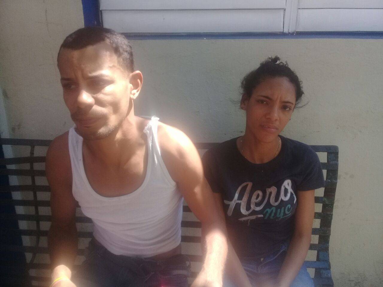 Es apresada pareja de esposos que fue captada en cámara atracando en Santo Domingo Este