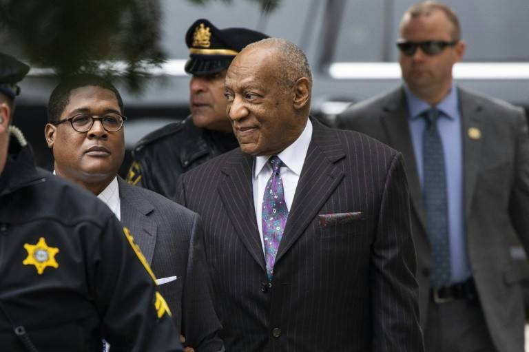 La defensa de Bill Cosby llama «estafadora» a la mujer que lo acusa