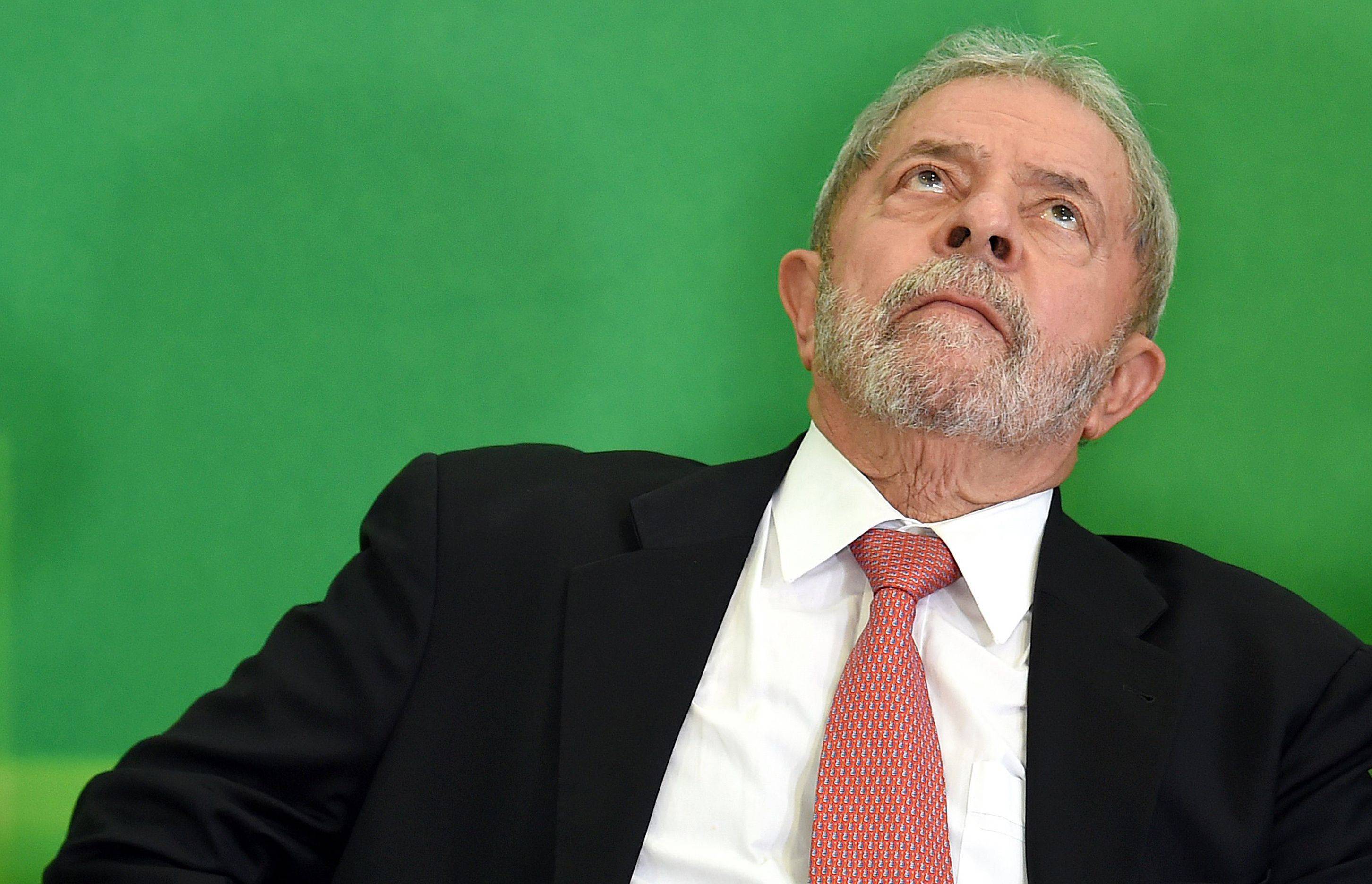 Lula presenta nuevo recurso ante Tribunal Superior para evitar inminente prisión